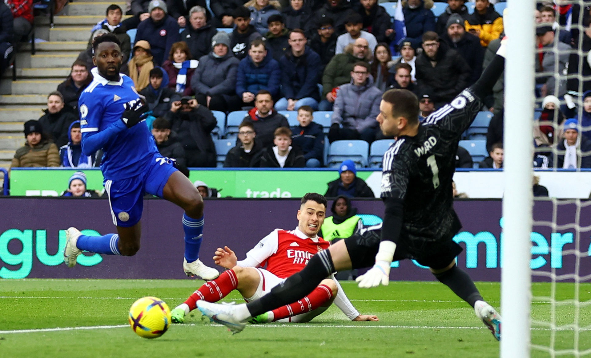 他们不仅失 他们不仅失